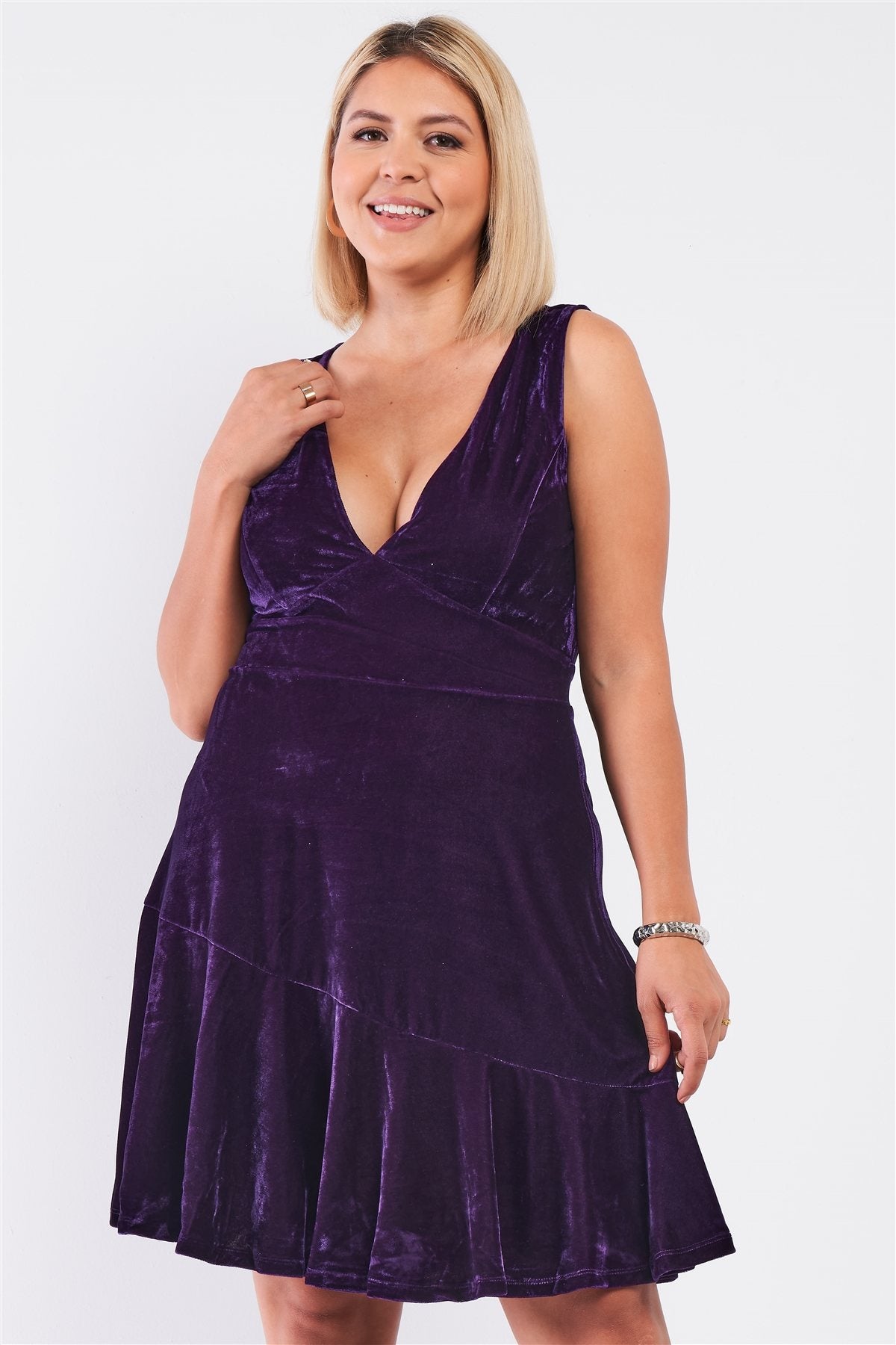 Plus Size Purple Velvet Sleeveless Deep Plunge V-neck Swing Bottom Dress